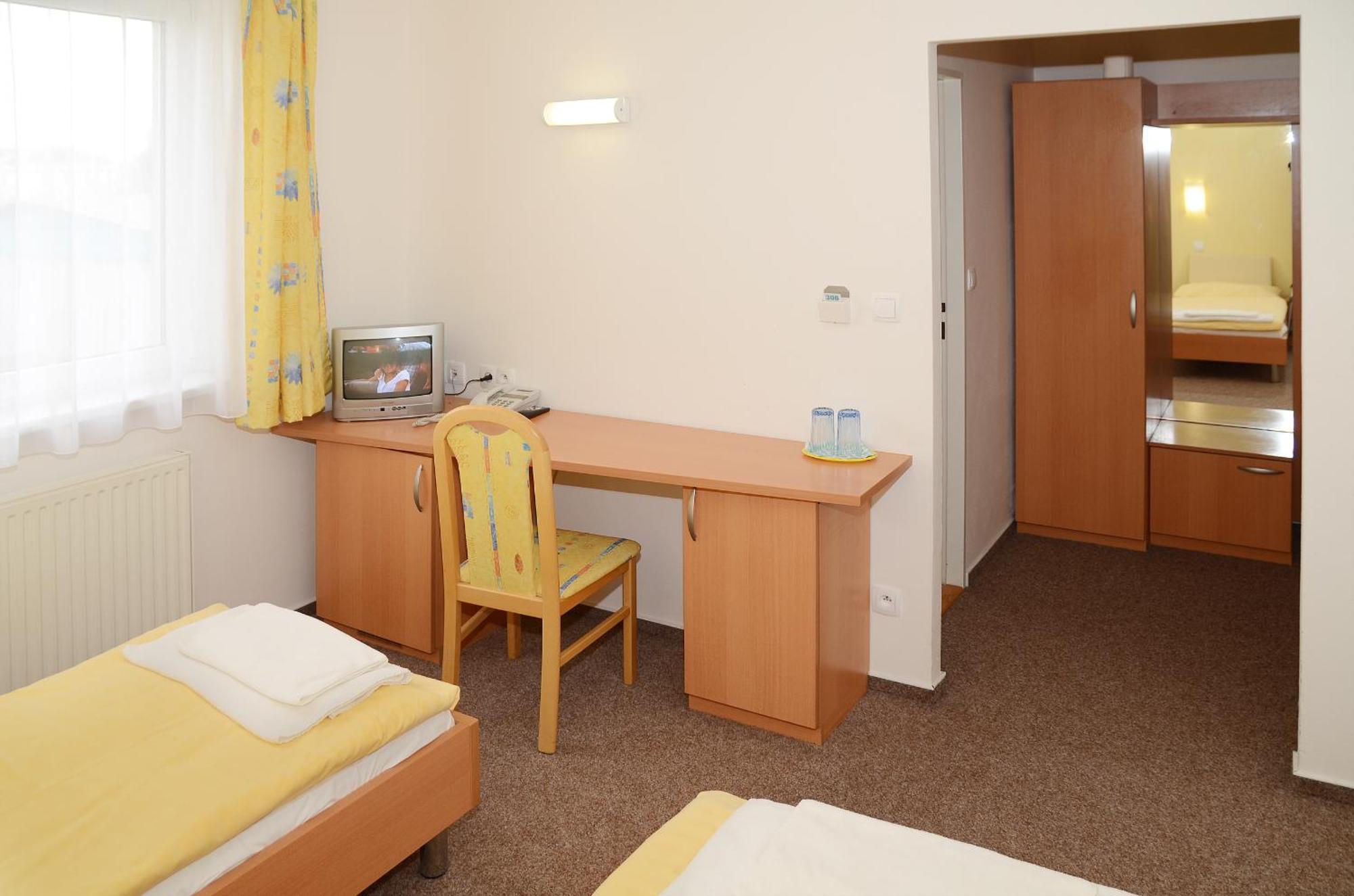 Hotel Imos Prague Extérieur photo